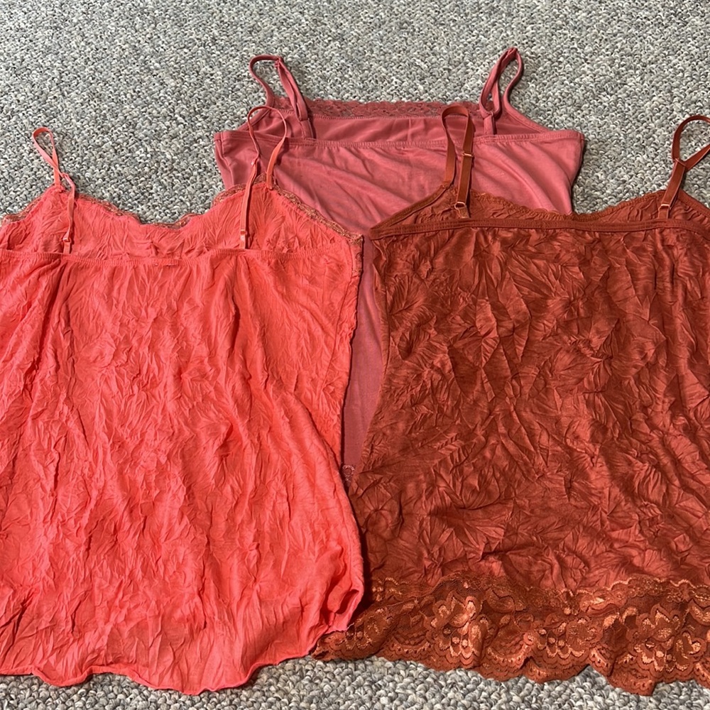 Tank tops - Picture 6 of 9